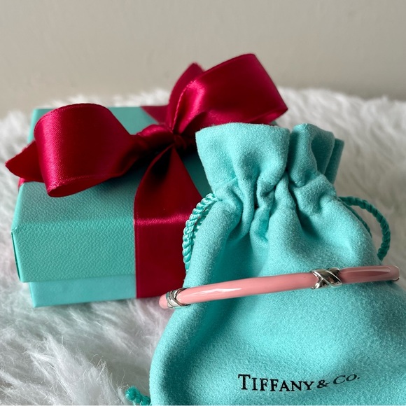 Tiffany and Co. Signature Pink Enamel X Bangle - Picture 4 of 6